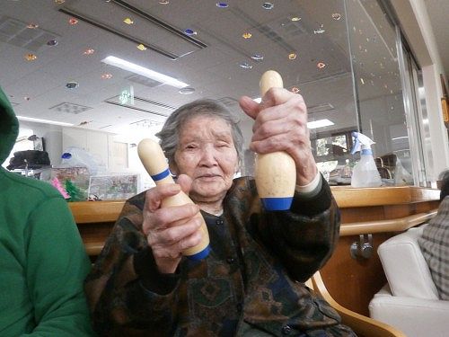 イチ、ニ、イチ、ニと手の体操