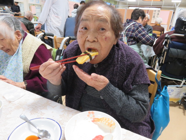 大人気！寿司バイキング