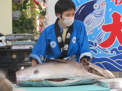 ドカァ～ンとマグロの解体！