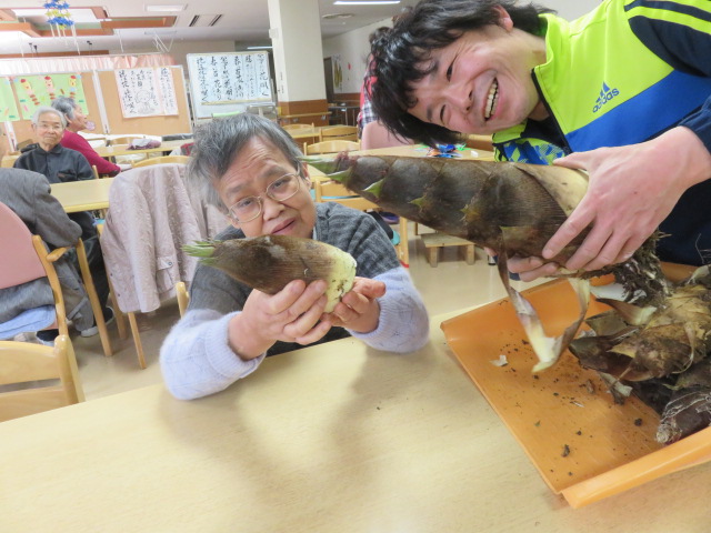 フキがこぉ～なにたくさん！