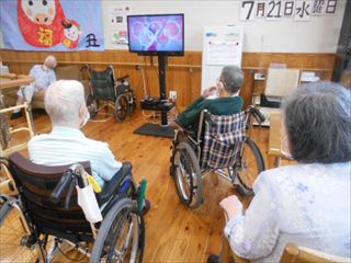 オリンピック観戦と生け花