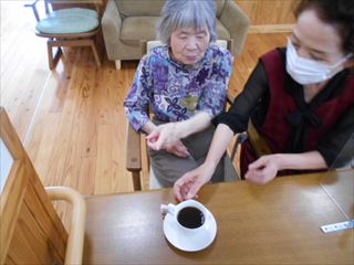 コーヒーの後はカラオケです♪