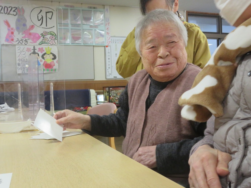 介護カルタでカルタが取れたよ！