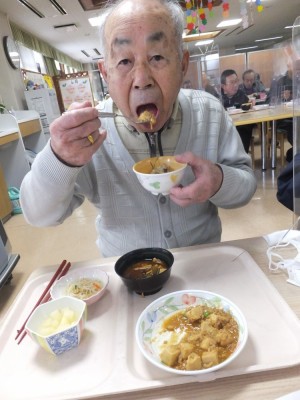 大釜で出来立てタケノコ料理