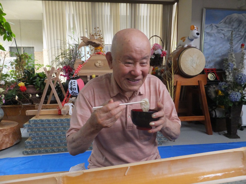 えりかの里は　今日もうれしい流しそうめん