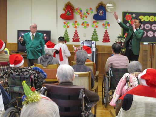 クリスマス会と山崎ていじ歌謡ショー