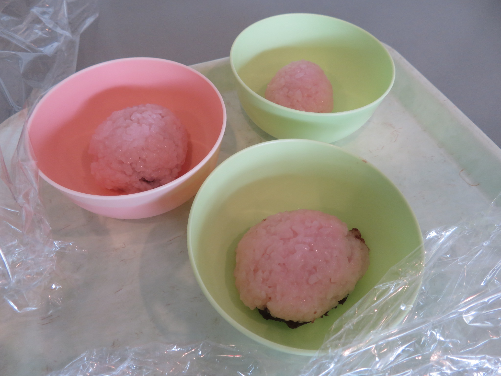桜色のおはぎもちを作りました。