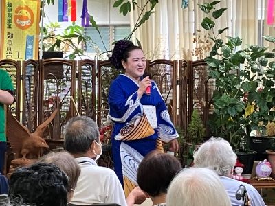 「歌は世につれ、世は歌につれ」