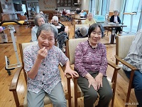肌寒い日になりました！！