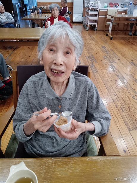 全体会議と今日のおやつ