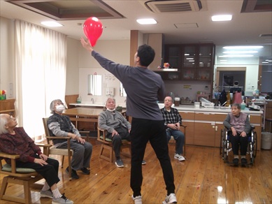 午後は、実習生の方とレクレーション