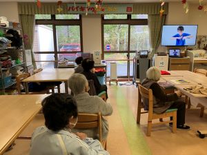 寒い時こそ手足の体操を