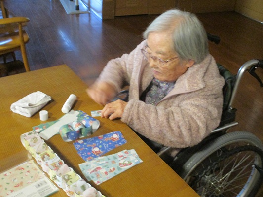 クリスマスの飾り作り