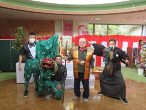 お屠蘇・お抹茶・獅子舞踊り