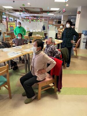 デイサービスでは、雪の中、今年初めての「カフェ邑」を開催