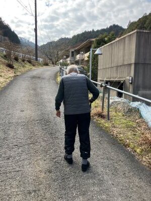 今年初めて外へ散歩へ出かけ