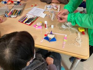 今日もカワイイ雛人形が出来ました。