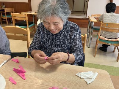 秋桜の飾り作り