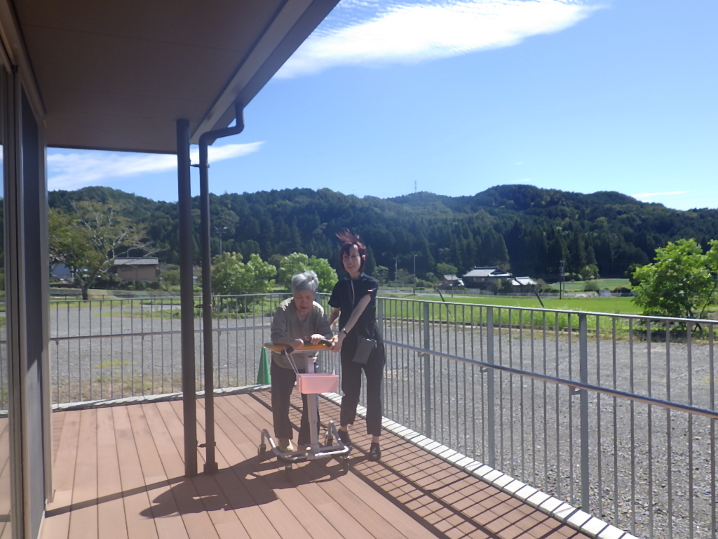 天高く馬肥ゆる秋になりました。