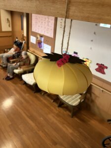 吊るし飾りの作成と散歩